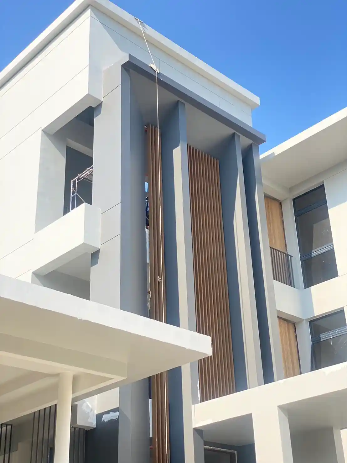 บ้านพักส่วนบุคคล - ระแนงบังตา Facade